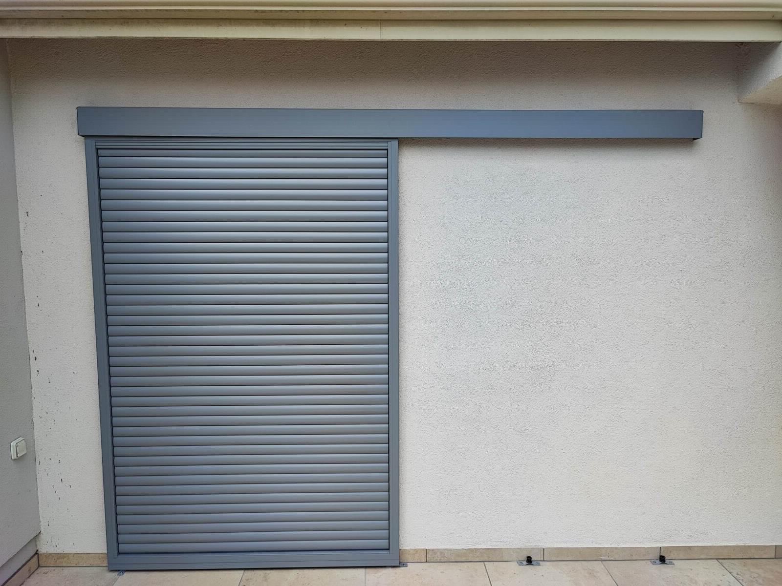 Pose et installation de volets persiennes avec motorisation intégrée pour une gestion aisée et sécurisée à distance Tournefeuille (31170)