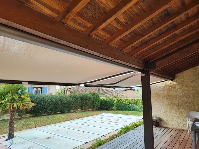 Installer un store banne automatique avec sécurité vent sous ma toiture à Montberon