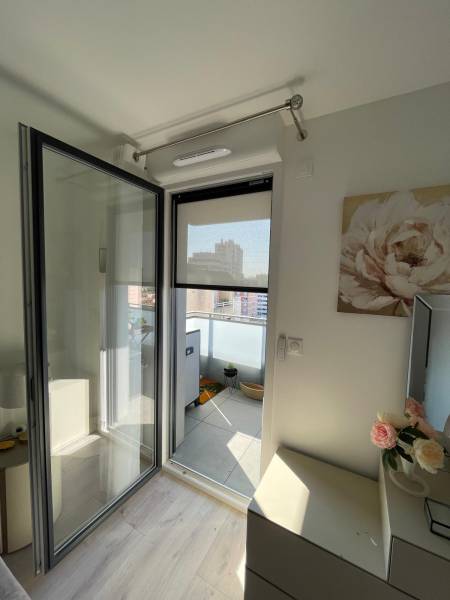 Vente et pose de Stores Screen avec toile micro-perforée à Toulouse (31500)