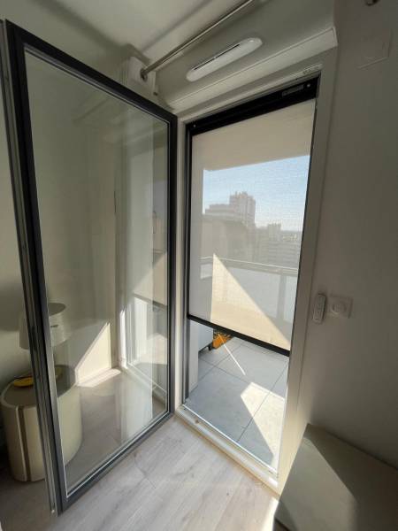 Vente et pose de Stores Screen avec toile micro-perforée à Toulouse (31500)