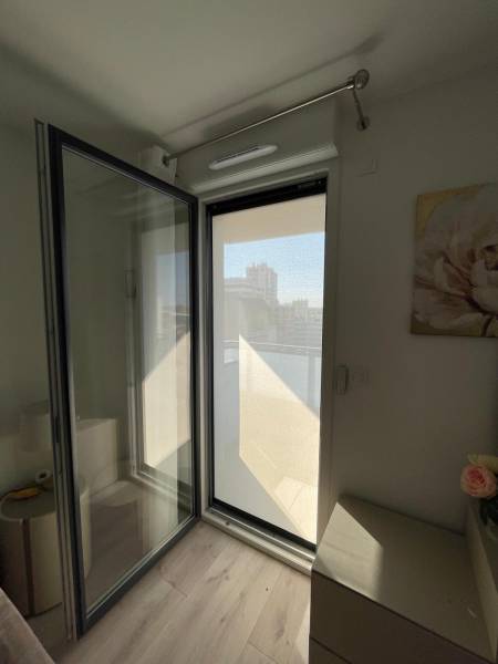 Vente et pose de Stores Screen avec toile micro-perforée à Toulouse (31500)