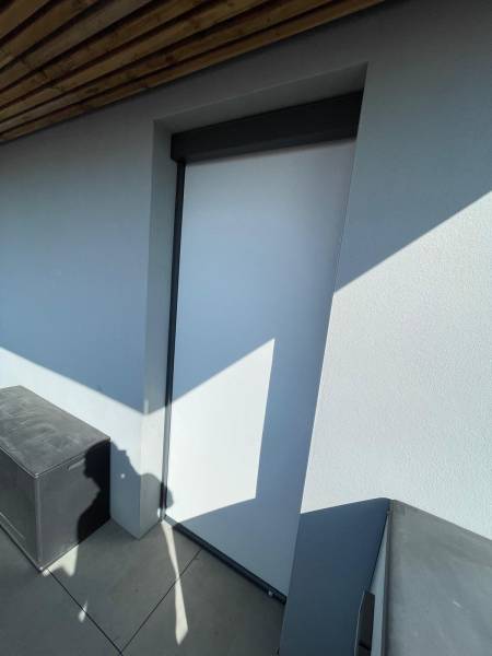 Vente et pose de Stores Screen avec toile micro-perforée à Toulouse (31500)