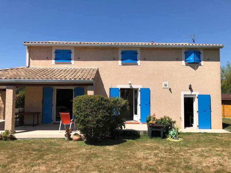 Fourniture et pose sur gonds  existants de volets battants alu isolé bleu RAL 5012 sur la commune de Labastide-Saint-Sernin  (31620) Toulouse