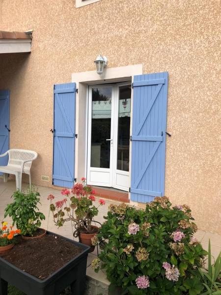 Fourniture et pose sur gonds  existants de volets battants alu isolé bleu RAL 5012 sur la commune de Labastide-Saint-Sernin  (31620) Toulouse