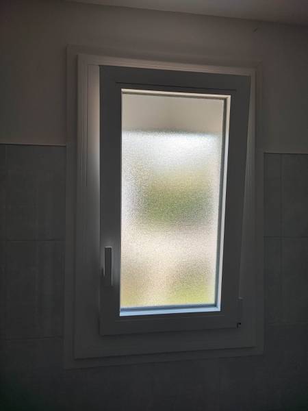 Dépose en rénovation et pose de fenêtres PREFAL blanc à Bruguières