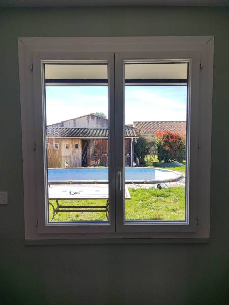 Dépose en rénovation et pose de fenêtres PREFAL blanc à Bruguières