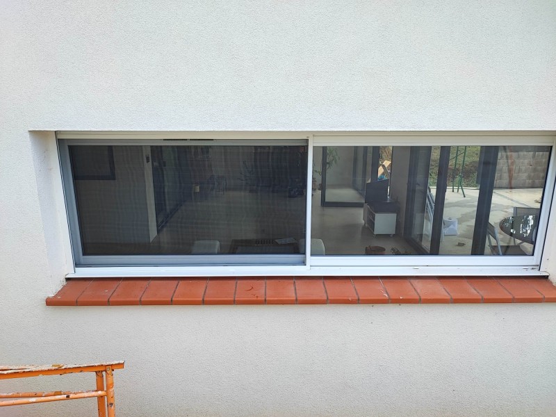 Installation de moustiquaires sur-mesure pour vos fenêtres afin de laisser les moustiques à l'extérieur à L'Union proche de Toulouse