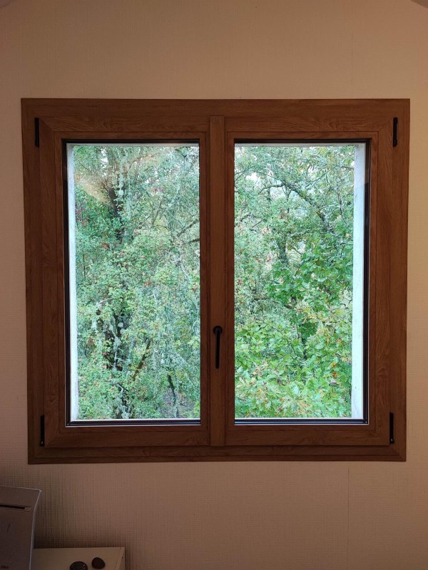 Remplacement de fenêtres anciennes par des fenêtres PVC à haute performance énergétique à L'Union proche de Balma