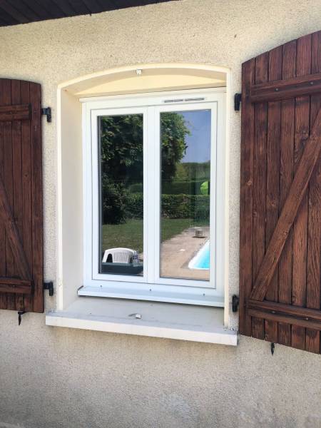 Menuisier pour installation de fenêtres et volets a Montberron (31140)