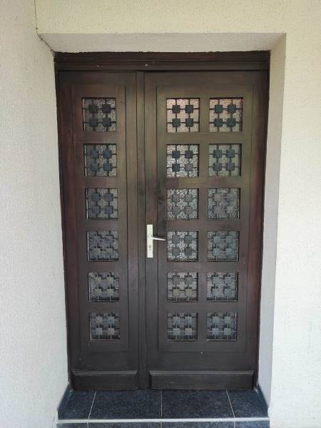 Fourniture et pose d'une porte d'entrée en aluminium monobloc RAL noir chez un client à Tournefeuille 31170