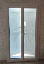 Notre zone d'activité pour ce service Remplacement de porte d’entrée en bois haut de gamme avec vitrage anti-effraction pour sécurité et isolation renforcée